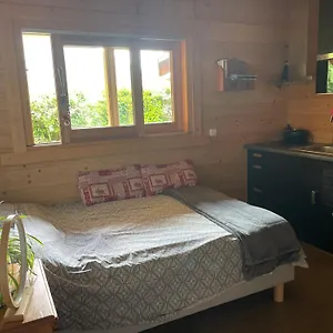 Appartement 1 Piece Situe Dans Un